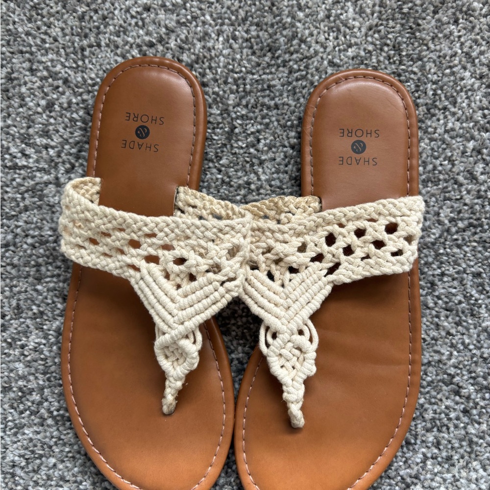 Shade & Shore Women's Cream Macramé Toe-Post Sandals with Tan Footbed